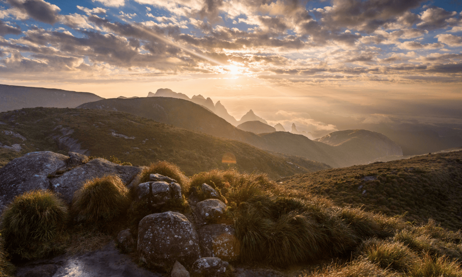 Serra dos Órgãos National Park: Trails, Waterfalls, and Stunning Landscapes in Brazil